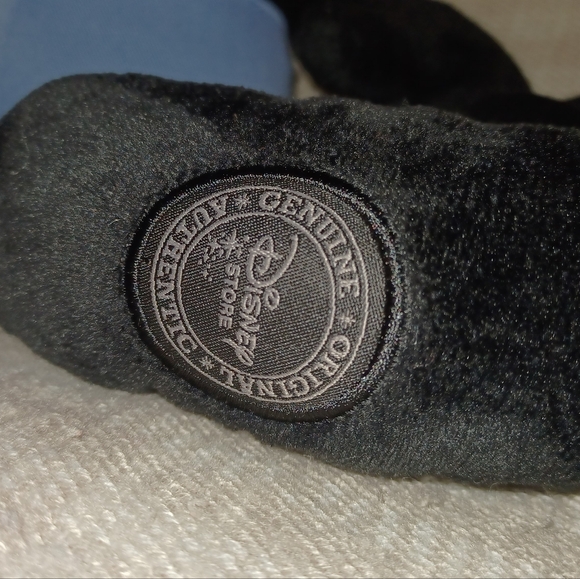 DISNEY OSWALD THE LUCKY RABBIT 17" SOFT PLUSH STUFFED. WILL MAKE A GREAT GIFT!! - Picture 5 of 6